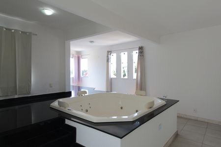 Casa à venda com 520m², 4 quartos e 3 vagasBanheiro e Closet da Suite 1