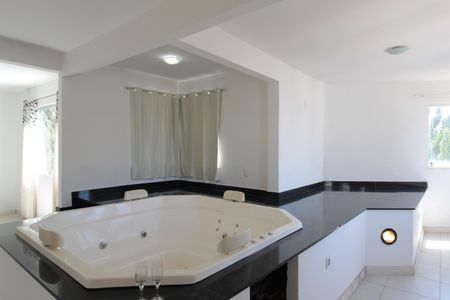 Casa à venda com 520m², 4 quartos e 3 vagasBanheiro e Closet da Suite 1