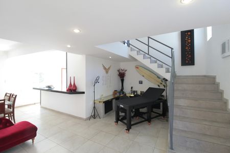 Casa à venda com 520m², 4 quartos e 3 vagasSala