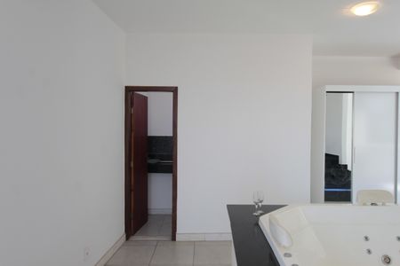 Casa à venda com 520m², 4 quartos e 3 vagasBanheiro e Closet da Suite 1