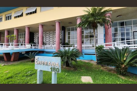 Studio para alugar com 45m², 1 quarto e sem vaga Studio para alugar com 45m², 1 quarto e sem vagaEntrada