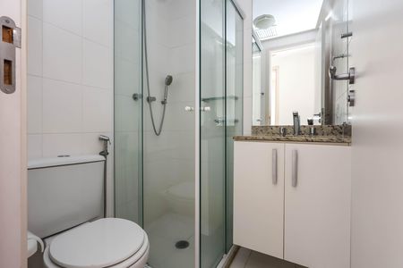 Apartamento à venda com 57m², 2 quartos e 1 vaga Apartamento à venda com 57m², 2 quartos e 1 vagaBanheiro