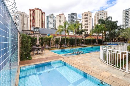 Apartamento à venda com 57m², 2 quartos e 1 vaga Apartamento à venda com 57m², 2 quartos e 1 vagaPiscina