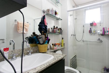 Apartamento à venda com 86m², 2 quartos e 2 vagasBanheiro da Suíte