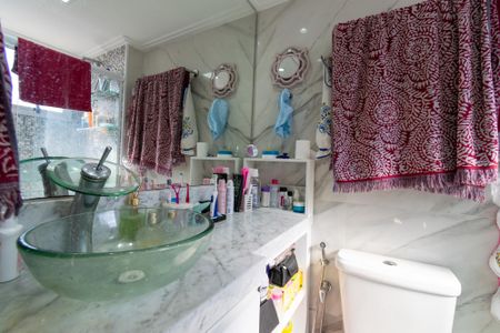 Apartamento à venda com 100m², 3 quartos e 2 vagas Apartamento à venda com 100m², 3 quartos e 2 vagasBanheiro da Suíte