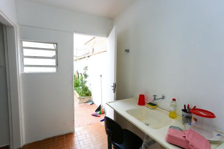 Casa para alugar com 140m², 2 quartos e 1 vagaEdícula - Cozinha