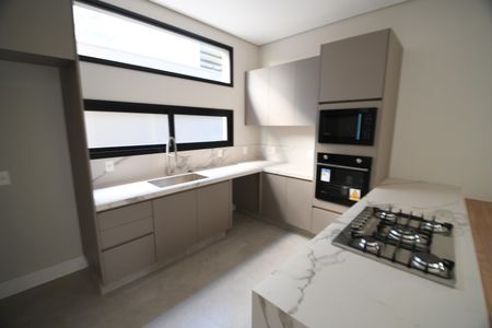 Casa de condomínio à venda com 404m², 4 quartos e 4 vagasCozinha