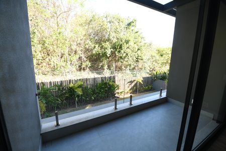 Casa de condomínio à venda com 404m², 4 quartos e 4 vagasQuarto Suíte 2 - Sacada