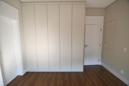 Casa de condomínio à venda com 404m², 4 quartos e 4 vagasQuarto Suíte 4