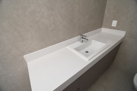 Casa de condomínio à venda com 404m², 4 quartos e 4 vagasBanheiro 1