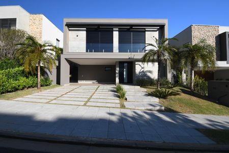 Casa de condomínio à venda com 404m², 4 quartos e 4 vagasFachada