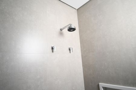 Casa de condomínio à venda com 404m², 4 quartos e 4 vagasBanheiro 1