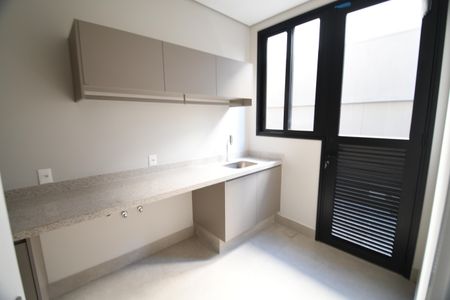 Casa de condomínio à venda com 404m², 4 quartos e 4 vagasÁrea de Serviço