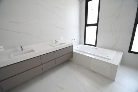 Casa de condomínio à venda com 404m², 4 quartos e 4 vagasBanheiro 3