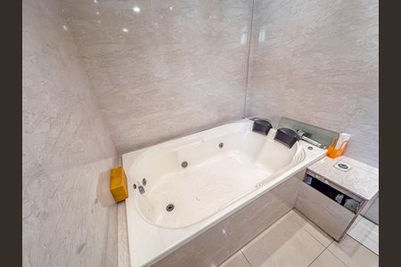 Casa à venda com 810m², 3 quartos e sem vagaBanheiro da Suíte