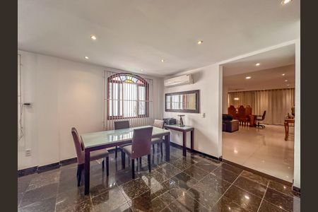 Casa à venda com 810m², 3 quartos e sem vagaCopa