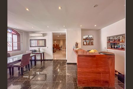 Casa à venda com 810m², 3 quartos e sem vagaCopa