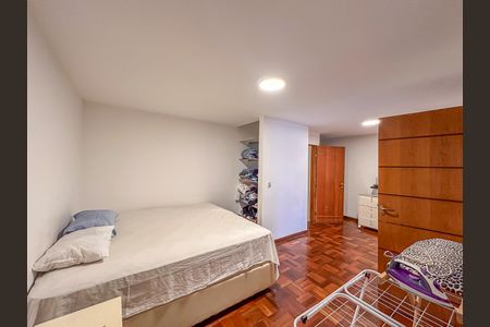 Casa à venda com 810m², 3 quartos e sem vagaSuíte