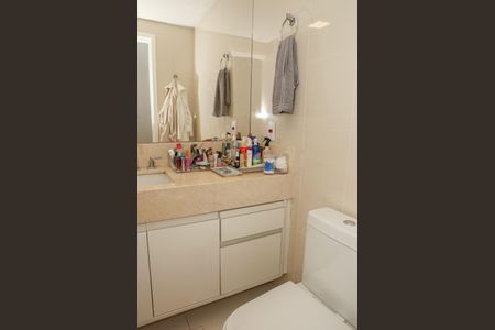 Apartamento à venda com 96m², 2 quartos e 2 vagasBanheiro da Suíte 1