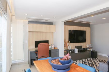 Apartamento à venda com 96m², 2 quartos e 2 vagasSala