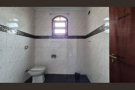 Casa à venda com 245m², 3 quartos e 4 vagas Casa à venda com 245m², 3 quartos e 4 vagasBanheiro 2