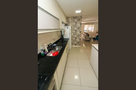 Casa à venda com 192m², 3 quartos e 2 vagasCozinha
