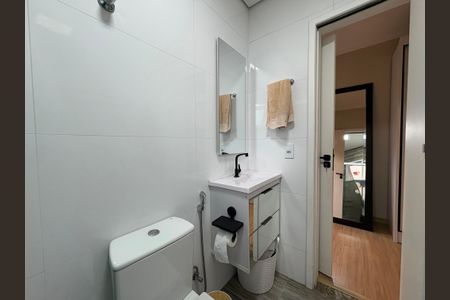 Apartamento à venda com 120m², 3 quartos e 2 vagas Apartamento à venda com 120m², 3 quartos e 2 vagasBanheiro da Suíte