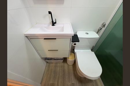 Apartamento à venda com 120m², 3 quartos e 2 vagas Apartamento à venda com 120m², 3 quartos e 2 vagasBanheiro