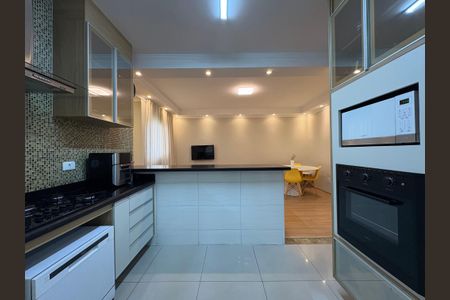 Apartamento à venda com 120m², 3 quartos e 2 vagas Apartamento à venda com 120m², 3 quartos e 2 vagasCozinha