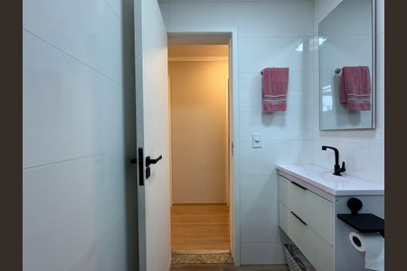 Apartamento à venda com 120m², 3 quartos e 2 vagas Apartamento à venda com 120m², 3 quartos e 2 vagasBanheiro
