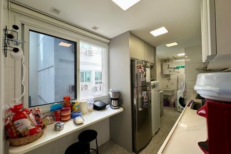 Apartamento à venda com 122m², 3 quartos e 2 vagasCozinha