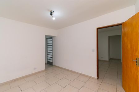 Quarto 2 de casa para alugar com 2 quartos, 32m² em Parque dos Bancarios, São Paulo