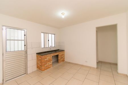 Sala/Cozinha de casa para alugar com 2 quartos, 32m² em Parque dos Bancarios, São Paulo