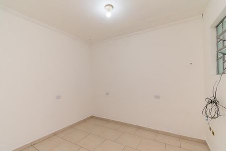 Quarto 1 de casa para alugar com 2 quartos, 32m² em Parque dos Bancarios, São Paulo