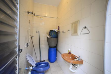 Casa à venda com 248m², 3 quartos e 2 vagasBanheiro de Serviço