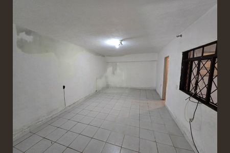 Casa à venda com 6 quartos, 350m² em Jardim Ester Yolanda, São Paulo