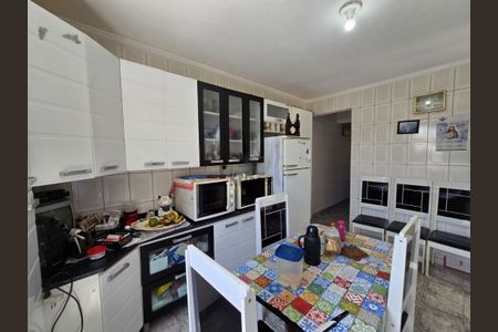 Casa à venda com 6 quartos, 350m² em Jardim Ester Yolanda, São Paulo