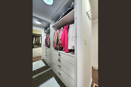 Apartamento para alugar com 150m², 3 quartos e 2 vagasCloset da suíte