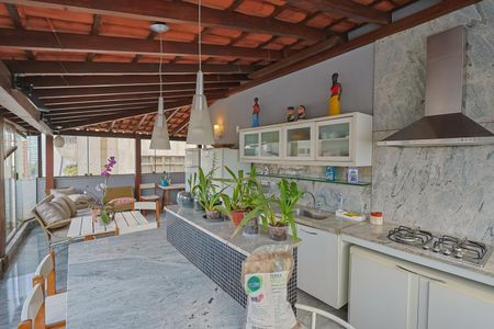 Apartamento à venda com 280m², 4 quartos e 2 vagasCobertura