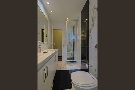 Apartamento à venda com 280m², 4 quartos e 2 vagasBanheiro