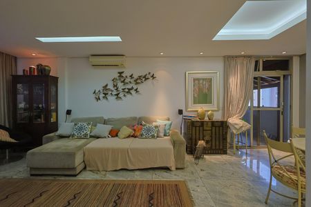 Apartamento à venda com 280m², 4 quartos e 2 vagasCobertura - Sala 