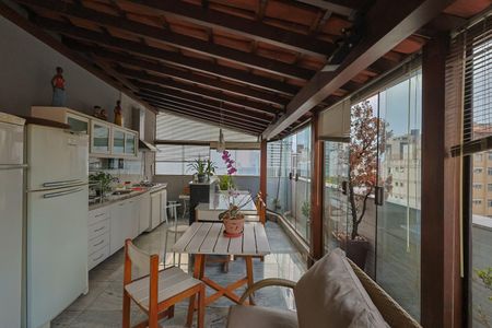 Apartamento à venda com 280m², 4 quartos e 2 vagasCobertura