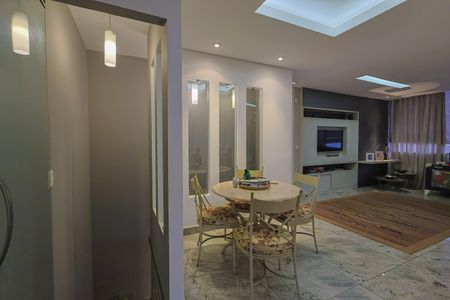 Apartamento à venda com 280m², 4 quartos e 2 vagasCobertura - Sala 