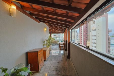 Apartamento à venda com 280m², 4 quartos e 2 vagasCobertura