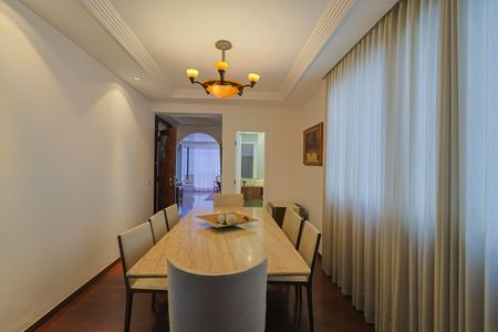 Apartamento à venda com 280m², 4 quartos e 2 vagasSala