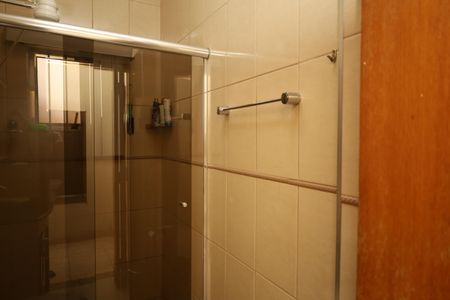 Casa à venda com 175m², 2 quartos e 2 vagasBanheiro