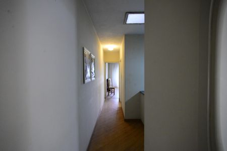 Casa à venda com 320m², 3 quartos e 4 vagasCorredor