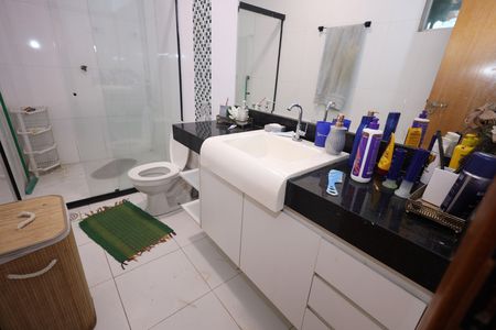 Banheiro do Quarto 3 de casa à venda com 3 quartos, 138m² em Jardim Atlantico, Goiânia