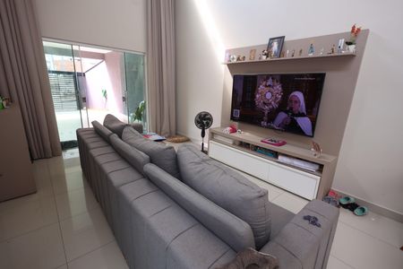 Sala de casa para alugar com 3 quartos, 138m² em Jardim Atlantico, Goiânia
