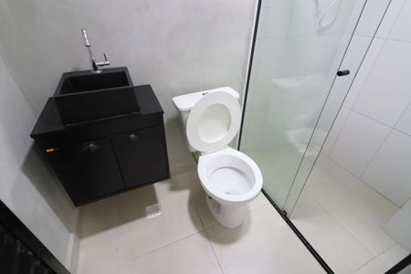 Banheiro de kitnet/studio para alugar com 1 quarto, 21m² em Presidente Altino, Osasco
